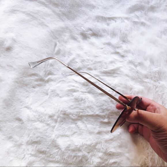 Miley Brown & Tan Gradient Heart Sunglasses - Picture 9 of 11